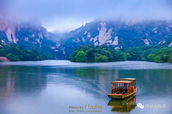 聽(tīng)說(shuō)下雨天和山水更配哦， 煙雨中的嵖岈一不小心就成了仙境！