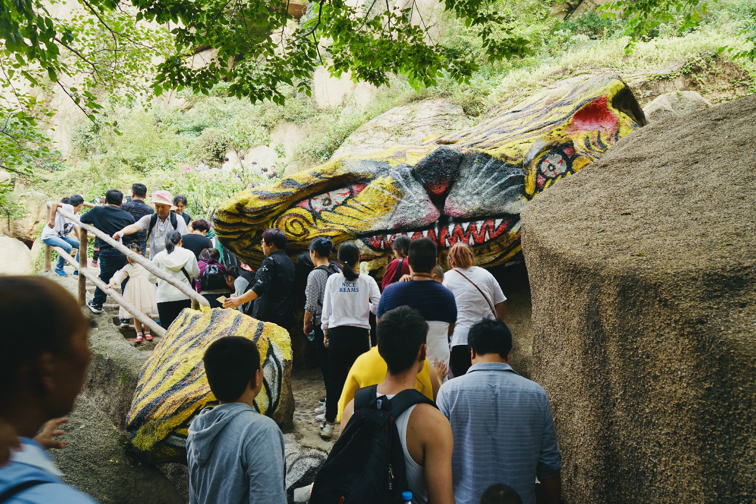 【十一黃金周總結(jié)】嵖岈山景區(qū)人氣爆棚，旅游接待圓滿收官！